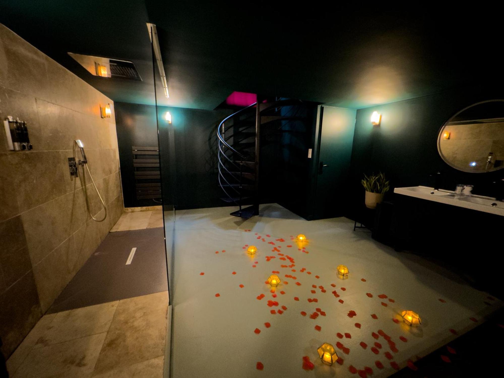 Mieuxqualhotel Jacuzzi Privatif Velvet Desire 보르도 외부 사진